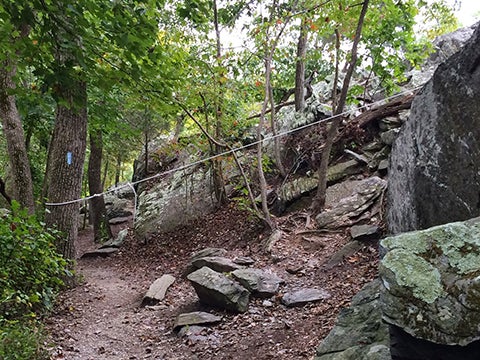 Carlson hauling through the classic Gunks roofs of Falled on Account of Strain. Photo by Ben Carlson / BenCarlsonPhoto.com