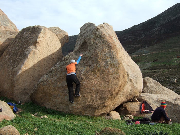 Melissa Love on the third pitch (of four) of Pilier des Fourmis (7a/5.11d), at the sector of the same name. Photo by Jim Thornburg
