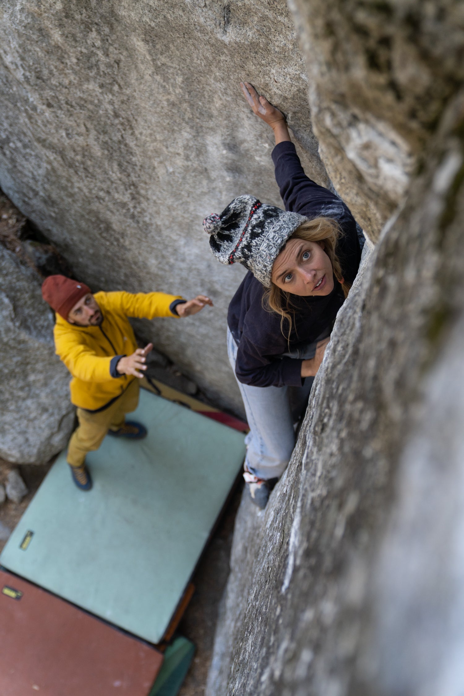 DeMartino leads the Pancake Flake pitch during the Nose in a day, while Hans Florine explains it all to an obliging party.