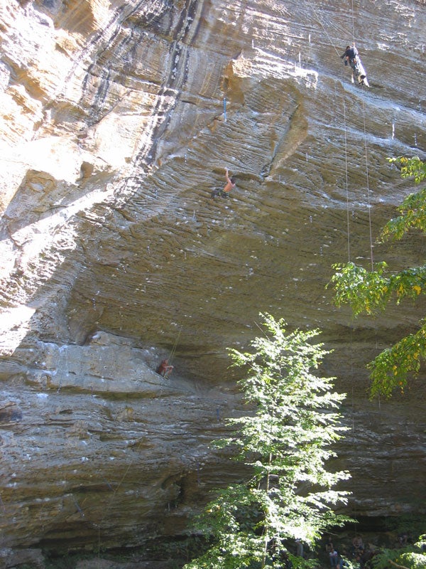 Winter Bouldering in the High Spanish Sierra of Albarracin Climbing