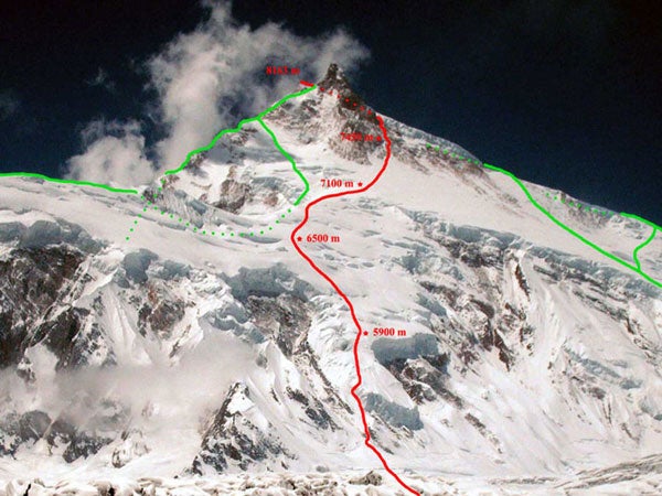 New route in red; existing routes in gr New route in red; existing routes in green.