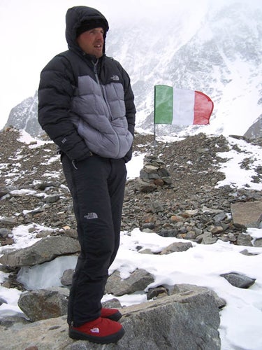 Climbing on Broad Peak in January 2007. Climbing on Broad Peak in January 2007. Photo courtesy of Simonemoro.com.