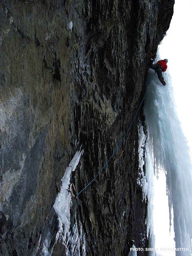 Steck back on the lead on Not Flying is Steck back on the lead on Not Flying is Not Trying. Photo by Simon Anthamatten, courtesy of blog.mountainhardwear.com.