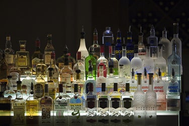 Full-bar_8193 None