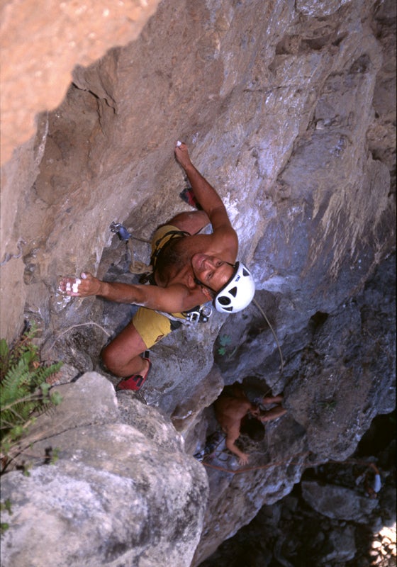 Armando Menocal on the second pitch of Armando Menocal on the second pitch of Flyin' Hyena, (5.9 or 10a). Photo © Craig Luebben.