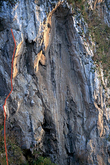 Mucho Pumpito ascends the chiseled, 200 Mucho Pumpito ascends the chiseled, 200-foot overhanging edge of a limestone cathedral, La Bóveda de Las Españolas. Photo ©…