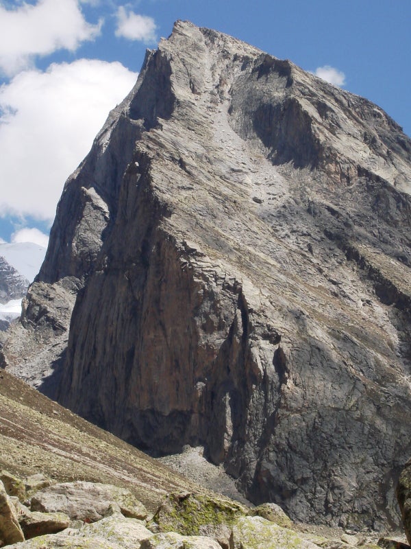 Long Life Ridge, (5.9) on Peak 5,800 (5 Long Life Ridge, (5.9) on Peak 5,800 (5,820m) follows the obvious ridge to the summit. Photo by Camilo Lopez.