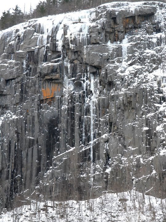 The Endangered Species/Gorillas runnel. The Endangered Species/Gorillas runnel. From the top of the ice, Gorillas traversed left and then ascended iced-up corners. Endangered Species…