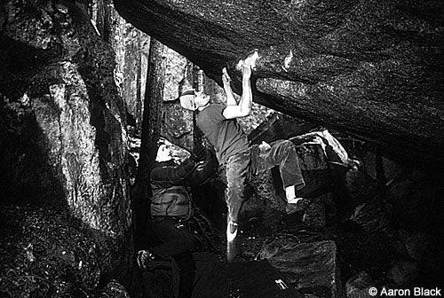 2085_169.jpg Jordan Wright on Physics Hyperbole, Squamish, BC © Photo by Aaron Black