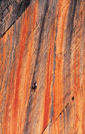 210- Simon Carter2_2182.jpg Lynn Hill on-sighting Archimedes' Principle (5.12c), The Grampians, Australia © Photo by Simon Carter