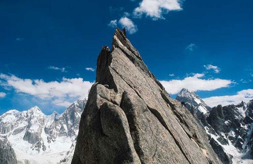213- Brady Robinson_2185.jpg Jimmy Chin on the Sky Traverse (5.10), Naysar Peak, Hushe Valley, Pakistan © Photo by Brady Robinson
