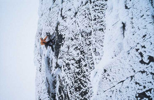 213- Heinz Zak_2186.jpg Florian Schranz making the first ascent of Happy Tyroleans (M9), Cairngorms, Scotland © Photo by Heinz Zak