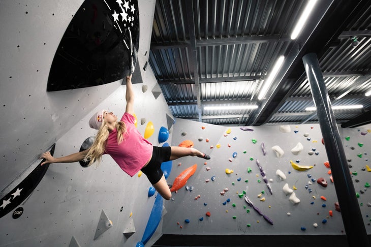 Shauna Coxsey bouldering at The Climbing Hangar Matchworks in Liverpool, United Kingdom on January 4, 2021.