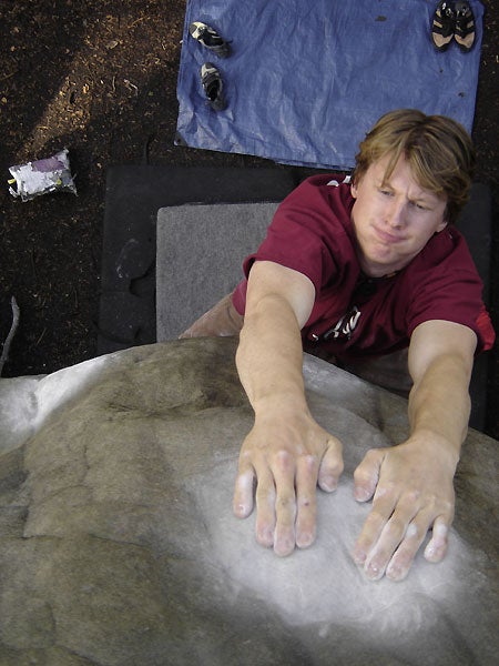 balance-3_1231.jpg Mike Tucker, Balance 7C+, Bas Cuvier, Fontainebleau, France © Greg Loomis