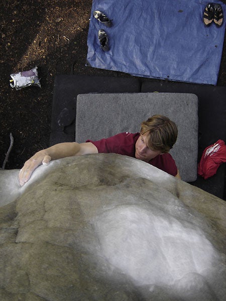 balance-4_1232.jpg Mike Tucker, Balance 7C+, Bas Cuvier, Fontainebleau, France © Greg Loomis