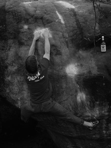 balance_1234.jpg Mike Tucker, Balance 7C+, Bas Cuvier, Fontainebleau, France © Greg Loomis