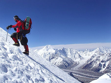 boermans-broadpeak06_1167.jpg Climbing on Broad Peak at about 7000 meters.