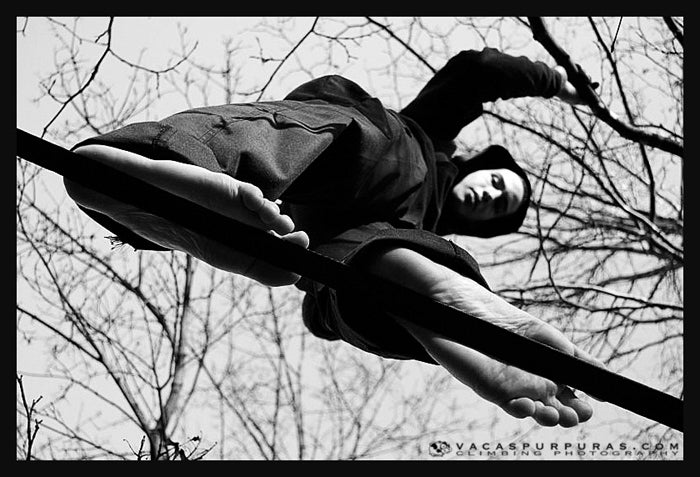 clm.19_11019.jpg Jasiek Galek the slackliner.
