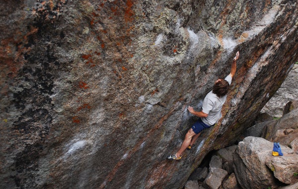 CO-8_2266.jpg Daniel Woods having a training session at the Dhali Boulder, Mt. Evans