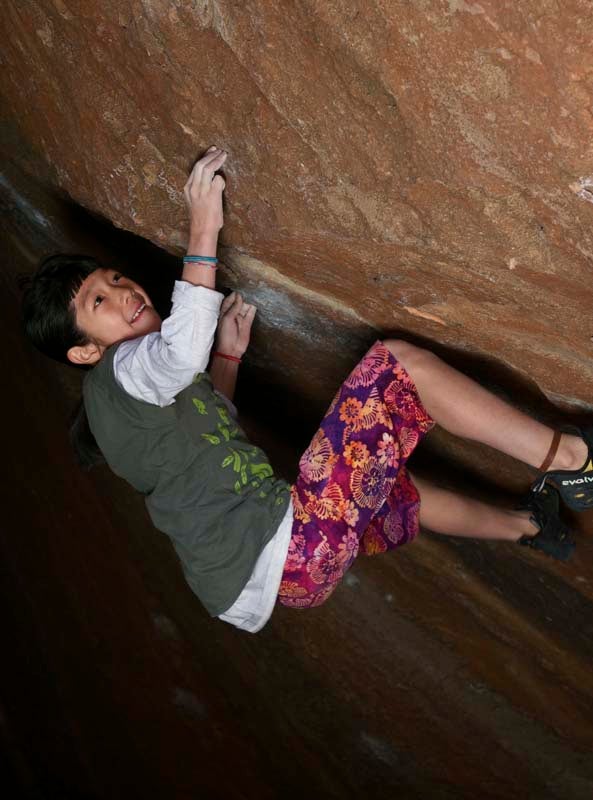 Diaphanous Sea - Untouchable Crimp_1010 Shiraishi smiling on the smallest crimp in the world, trying to find her own beta up Diaphanous Sea (V12). No send.