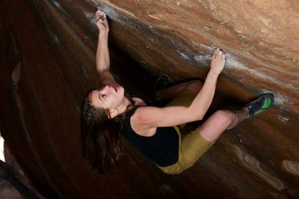 Diaphanous Sea - Zoe_1011.jpg Zoe Steinberg pushing herself towards the big move on Diaphanous Sea (V12). No send.