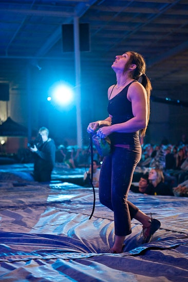 _DSC5030_226.jpg Alex Puccio chalks up for Women's 1