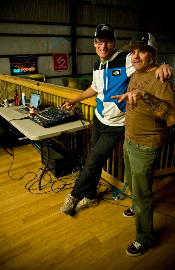 DSC_1394_Edit_Jpeg_2_10387.jpg Kurt Smith and Conrad Anker keeping the party hyped at the awards ceremony!