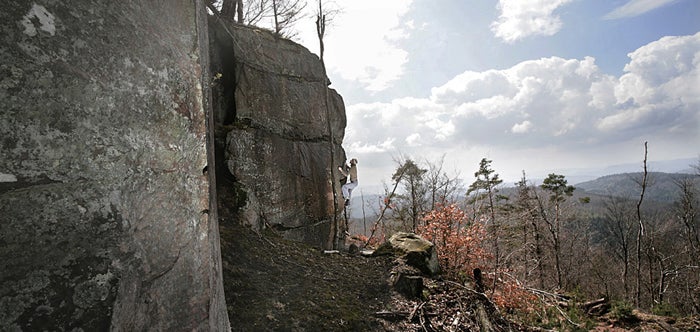 Georg-Lenz-16_1366.jpg Bouldering. A rather obscure Crag called \