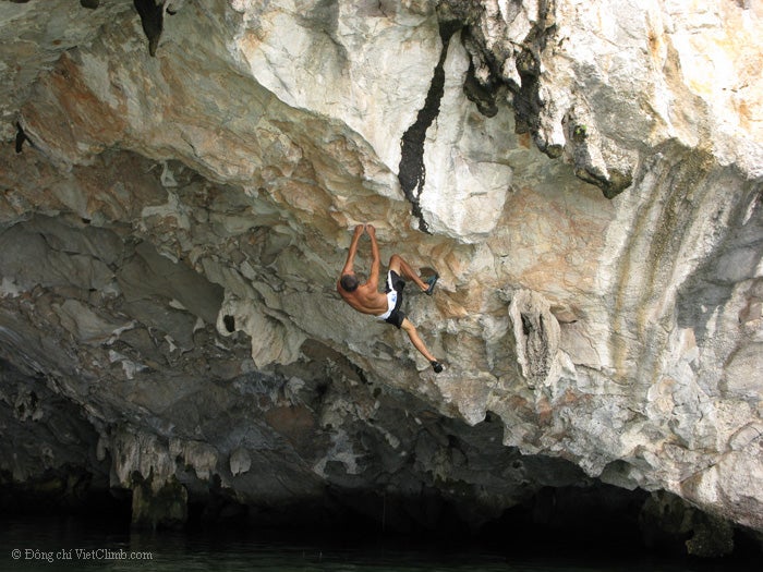 Halong 18_2082.jpg DWS in Hang Du, Halong Bay, Vietnam