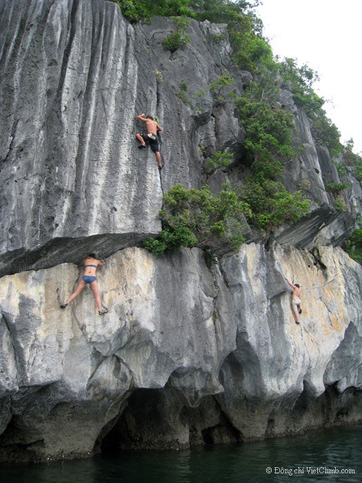 Halong 24_2088.jpg Psicobloc in Yen Ngua, Halong Bay, Vietnam