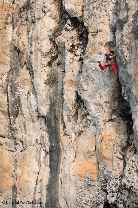 Halong 30_2095.jpg Sport routes in Taxi Girl, Hang Tien Ong, Halong Bay, Vietnam