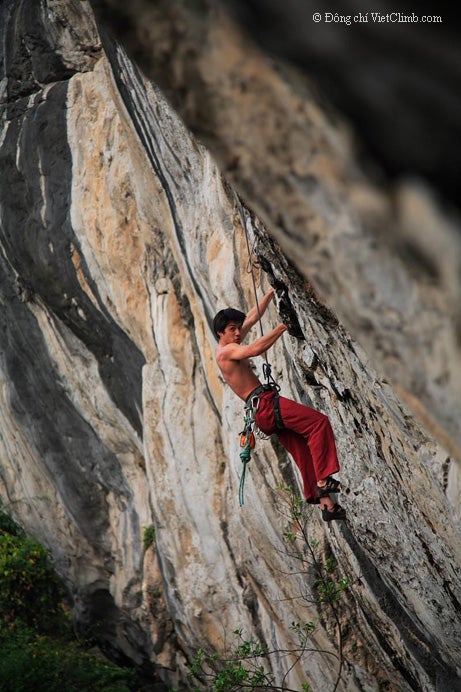 Halong 31_2096.jpg Sport routes in Taxi Girl, Hang Tien Ong, Halong Bay, Vietnam