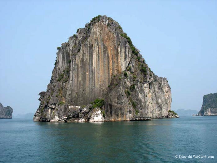 Halong 32_2097.jpg The Face, Dao Dau Be, Lan Ha Bay, Vietnam