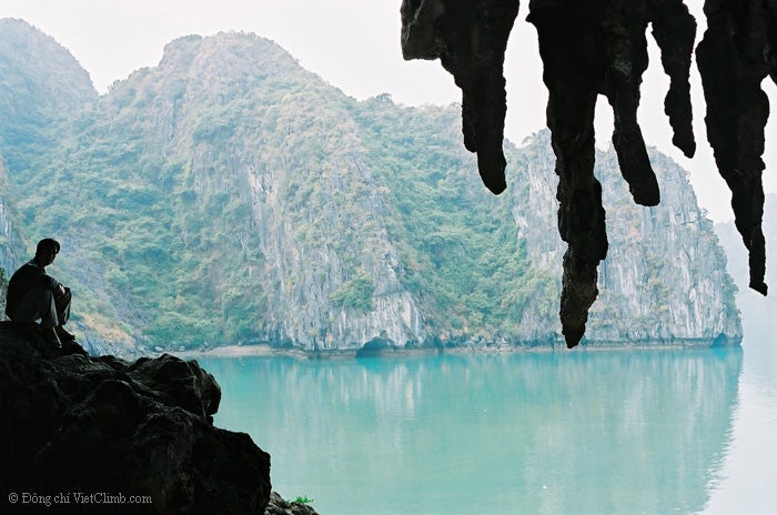Halong 7_2109.jpg A thinker in Halong Bay, Vietnam