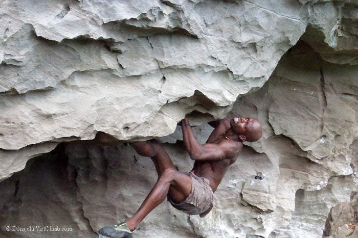Halong 9_2111.jpg Slo from SloPony bouldering in Butterfly Valley, Lien Minh, Cat Ba Island, Vietnam