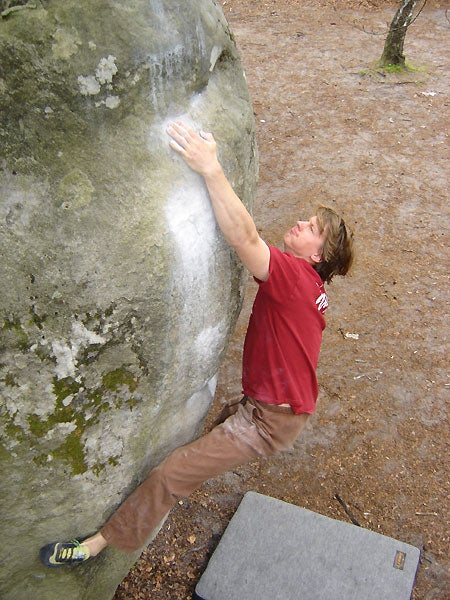 infidele_1252.jpg Mike Tucker, L'Infidele 7C+, Bas Cuvier, Fontainebleau, France © Greg Loomis