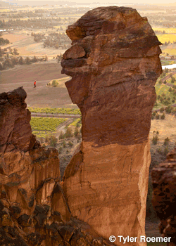 MonkeyFaceHighline-09_2726.gif Monkey Face Highlinin' Words and photos by Tyler Roemer - A July 2009 a crew of Oregonians rigged up a highline on the 350-foot Monkey Face on the…