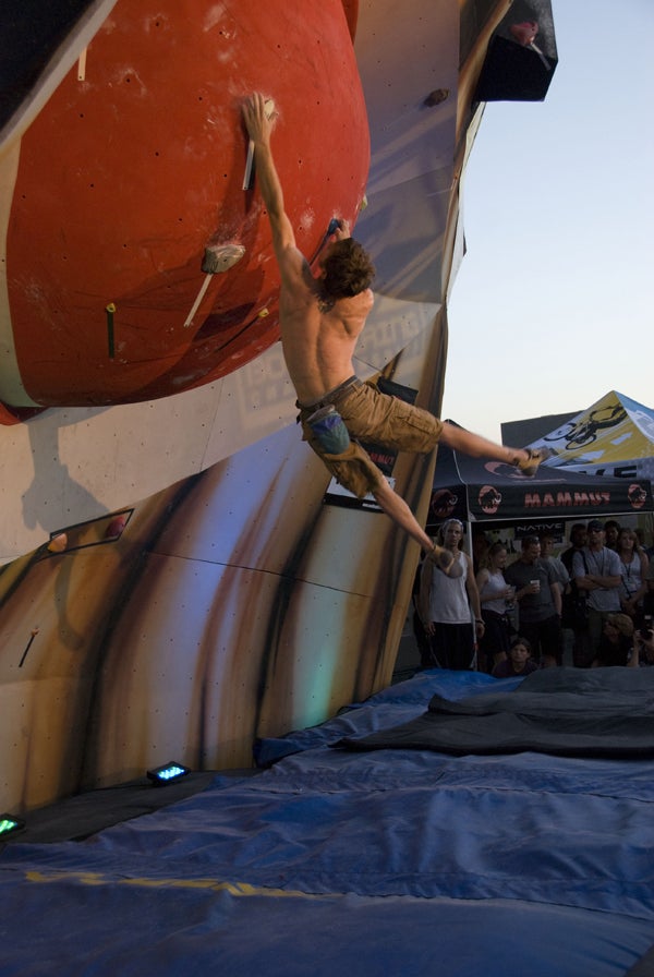 Men's Final - 2009 Mammut Bouldering Championships | Climbing