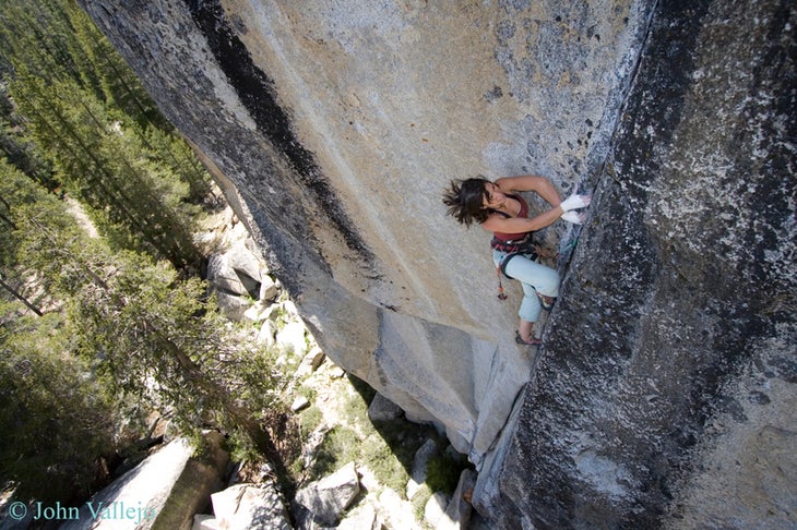 shannondoorfly002_5132.jpg Shannon Moore, Tuolumne Meadows, CA. Photo by John Vallejo johnclimbrok.blogspot.com
