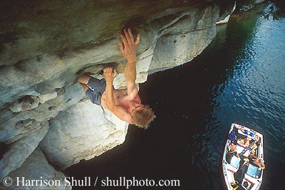 smvl3714_8212.jpg Matt Floyd deepwater soloing Ropeless on The Schlong, Summersville Lake, WV © Photo by Harrison Shull