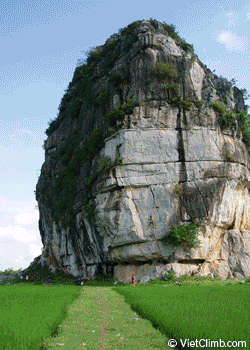 VietClimb-Mainland-2008_2769.gif The Climbing and Culture in the Interior of VietnamPhotos by Tontonbebel, Ong Da, Pangoline, la belle-mere, Jean Branly - From the karst towers in…