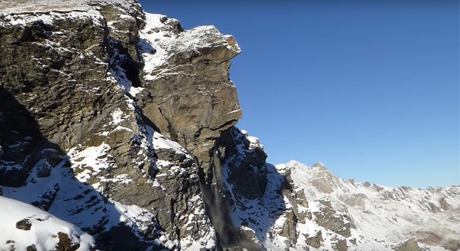 "Massive Swiss Rockfall Caught on Video"