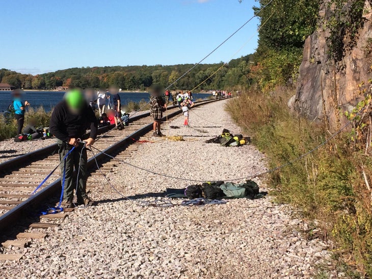 UnBTrainBelay.jpg Ubelayvable Train Belaying Ground Anchor