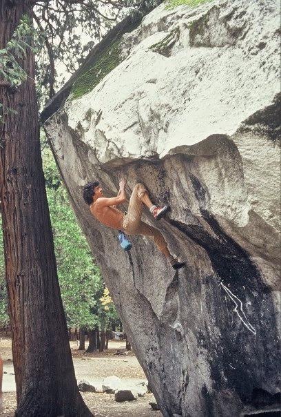 unnamed-4.jpg Cosgrove on one of his 7 consecutive laps on Midnight Lightning in Oct 1984