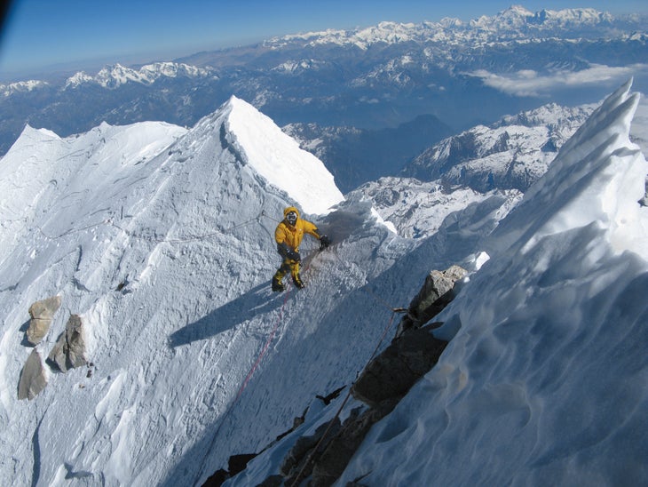 Moro_climbing1.jpg None