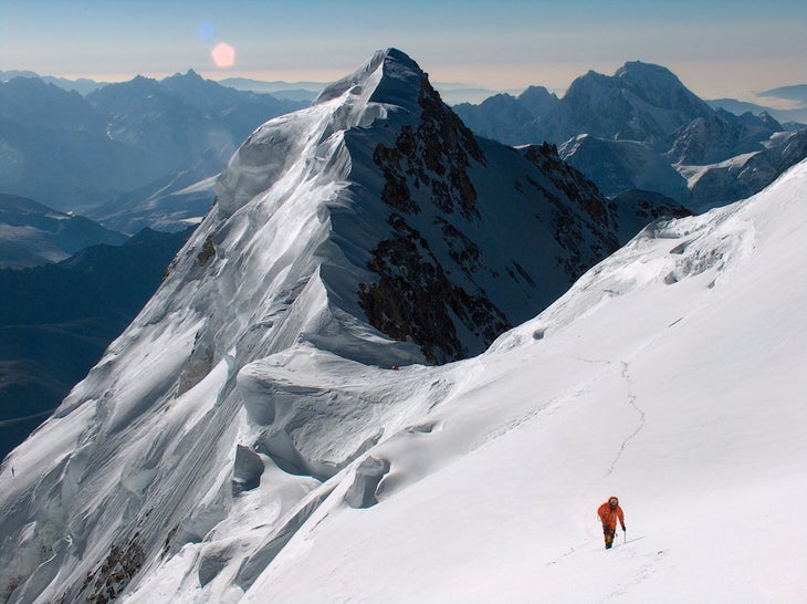 moro_climbing2.jpg None
