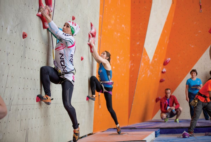 Canada world cup 2015. Photo by John Welch_gn-ce-web Farnaz Esmaeilzadeh speed climbing iran victoria world cup