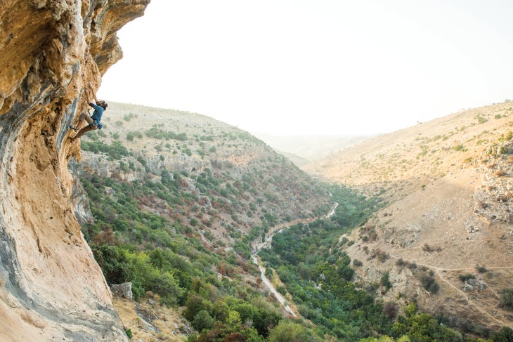 burr110316_288_gn Abood Al-Dabbas Barabeer Wall Ajloun Jordan Rock Climbing
