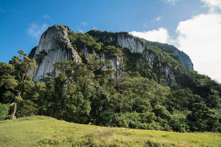 ellison-20170619-07493_gn-web Naususu-Mollo village West Timor cave rock climbing cliff