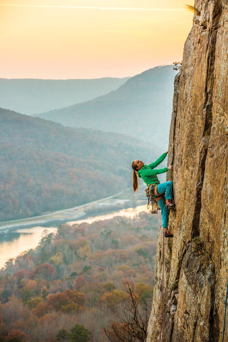 burr111514_514_gn-web Julie Ellison Razor Worm 5.8+ Tennessee Wall Chattanooga Rock Climbing Trad